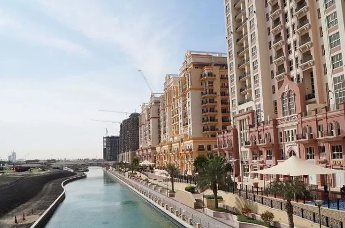 أناقة بايفرونت: عنوان حصري للمساكن للبيع في الخليج
